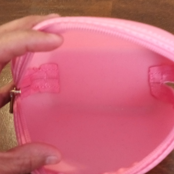 Pisidia Eco Friendly Silicone Makeup Bag 💄🛍️ - Picture 4 of 4